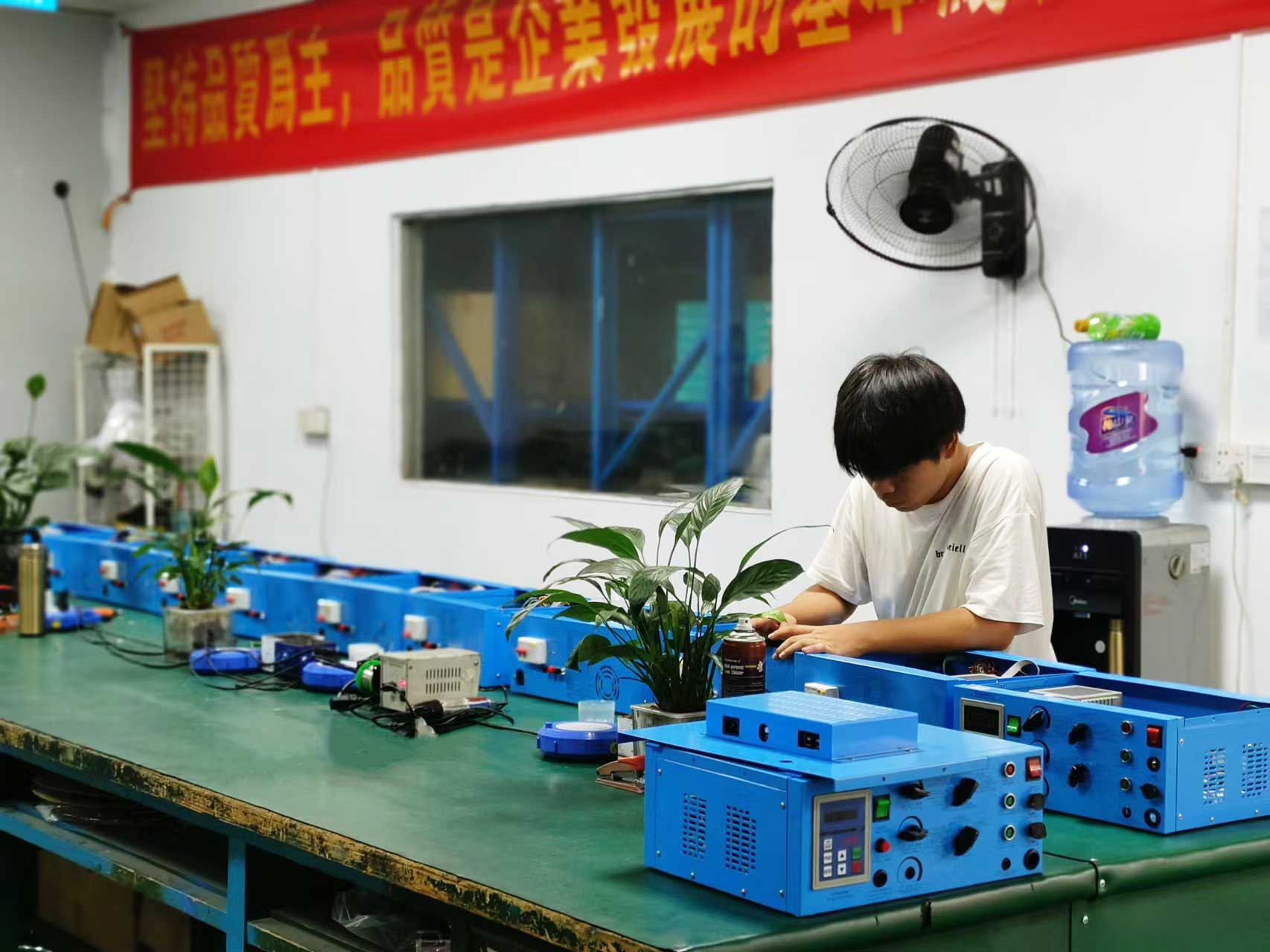 電磁式振動台
